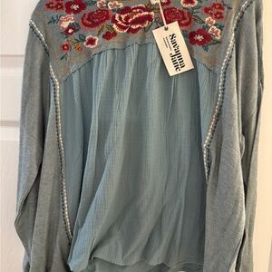 Floral embroidered women’s top